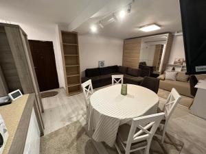 Silence Dor - Reyna Beach