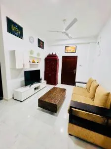 Mode Residence No 03 beach road mount lavinia ,Dehiwala ,2 Bed rooms,fully furnished Apartment colombo srilanka - Karagampitiya