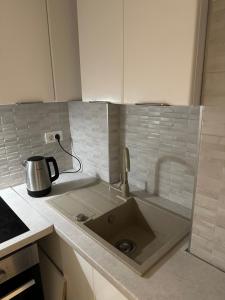 Silence Dor - Reyna Beach