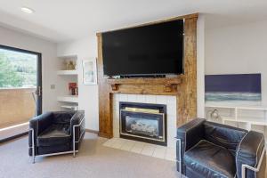 The Seasons at Avon 208