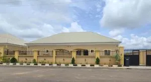 Classy private Home plus Car Close to Abuja center - Ado