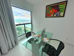 W703 · Requinte, vista e luxo a beira-mar