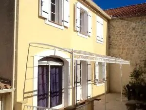 Maison jaune - 艾马尔格