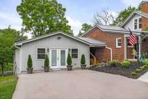 The Carriage House - Silver Point