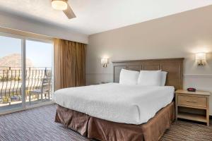 King Room with Ocean View - Non Smoking room in Best Western San Marcos Inn