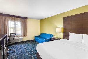 King Room with Sofa Bed - Non-Smoking room in Best Western Oglesby Inn