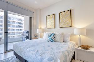 Vista Velas Studio 8402B