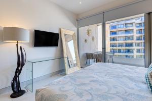 Vista Velas Studio 8402B