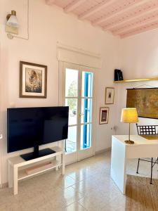 MAAR Mykonos Ornos Apt Near the Beach