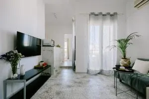 Stadium Apt - Ampavris