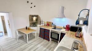 The Cliffs - La Maison du Puits