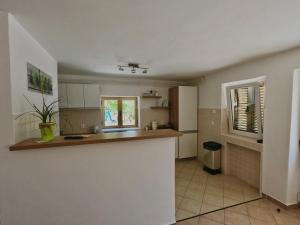 Apartments with parking space Crikvenica - 23167