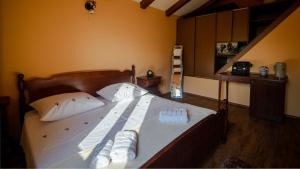 Family friendly house with a swimming pool Banjol, Rab - 23127