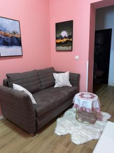 Apartments with WiFi Zagreb - 23344