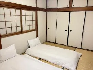 Waraku No2,Guesthouse near KIX - Hannan