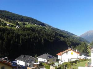 Two-Bedroom Apartment room in Apart Berger