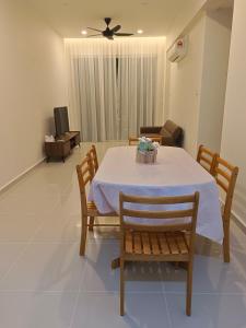 Sri Indah Pool Condostay