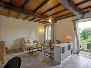 Charmant gîte avec terrasse et animaux acceptés à Belmont-de-la-Loire - FR-1-496-305