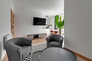 Palm Beach Apartments with terrace & parking by Lion Apartments