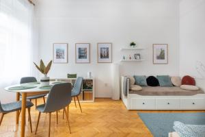 JP23 János Pál Pápa Apartment