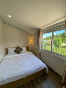 Phòng Giường Đôi Có Ban Công (Double Room with Balcony)