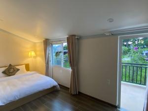 Phòng Giường Đôi Có Ban Công (Double Room with Balcony)