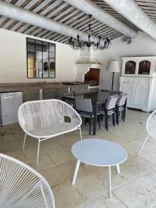 Villas Villa spacieuse proche de Marseille avec jardin et piscine privee : photos des chambres
