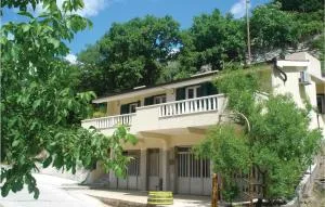 Two-Bedroom Holiday Home - Zvečanje