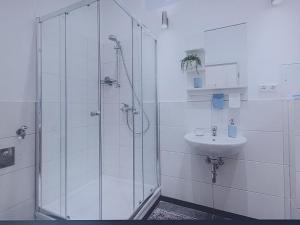 2 BDR Luxury Manuela