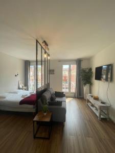 Le Verlaine, studio en centre ville à deux minutes des plages