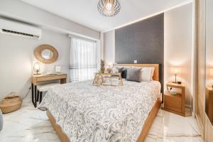 Athens Riviera, seaview, beachfront, Lux Apartment on Starbucks building