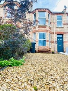 Ocean Terrace, Ilfracombe, 4 bedrooms, Sleeps 8, Stunning Sea Views, Parking, Garden, Pet Friendly