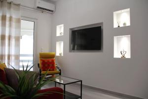 Cozy 2BD Apartment in Thissio-Acropolis