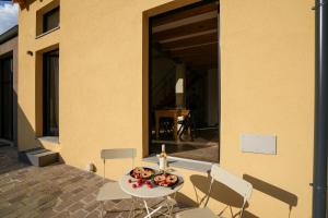 Del Re House, parking free