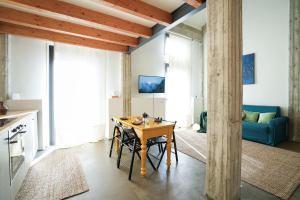 Del Re House, parking free