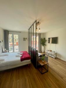 Le Verlaine, studio en centre ville à deux minutes des plages