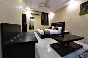 Hotel Kingston Park, Karol Bagh, New Delhi - 2 Mins from Metro
