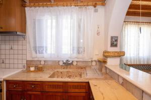 Αnemelo beach house in Panormos