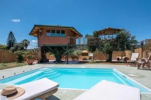 Eco Olive Treehouse - Pendarianá