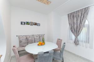 Apartment Ana with private pool