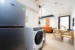 The Rixx Japantown Lancaster bathtub Netflix bar