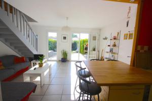 Maisons de vacances Maison T3 avec jardin et piscine : photos des chambres