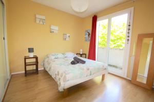 Maisons de vacances Maison T3 avec jardin et piscine : photos des chambres