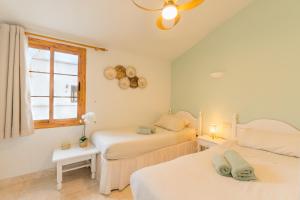 Beautiful 4 bedroom house with phenomenal golf and mountain views