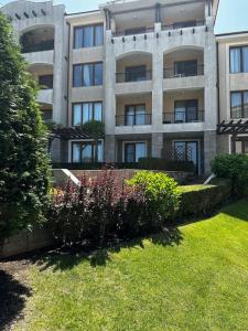 Apartment in Paradise View complex