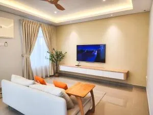 Ayera Residence Muji X Near Permas X Staycation 4BR4B #12 pax by Cowidea - Kampong Telok Jawa