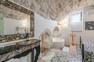 Donna Alfa Suite by Rentbeat