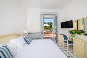 Deluxe Double or Twin Room room in Hotel La Reginella Resort & Spa