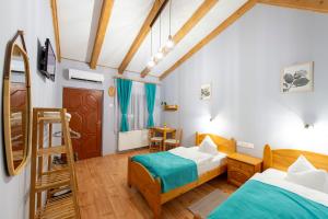 Twin Room room in Korona Panzió