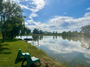 Maisons de vacances Ferme renovee 6 chambres, vue sur lac et piscine : photos des chambres